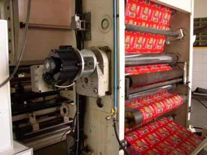 Controle de Tensão de Entrada e Saída para Rotogravuras